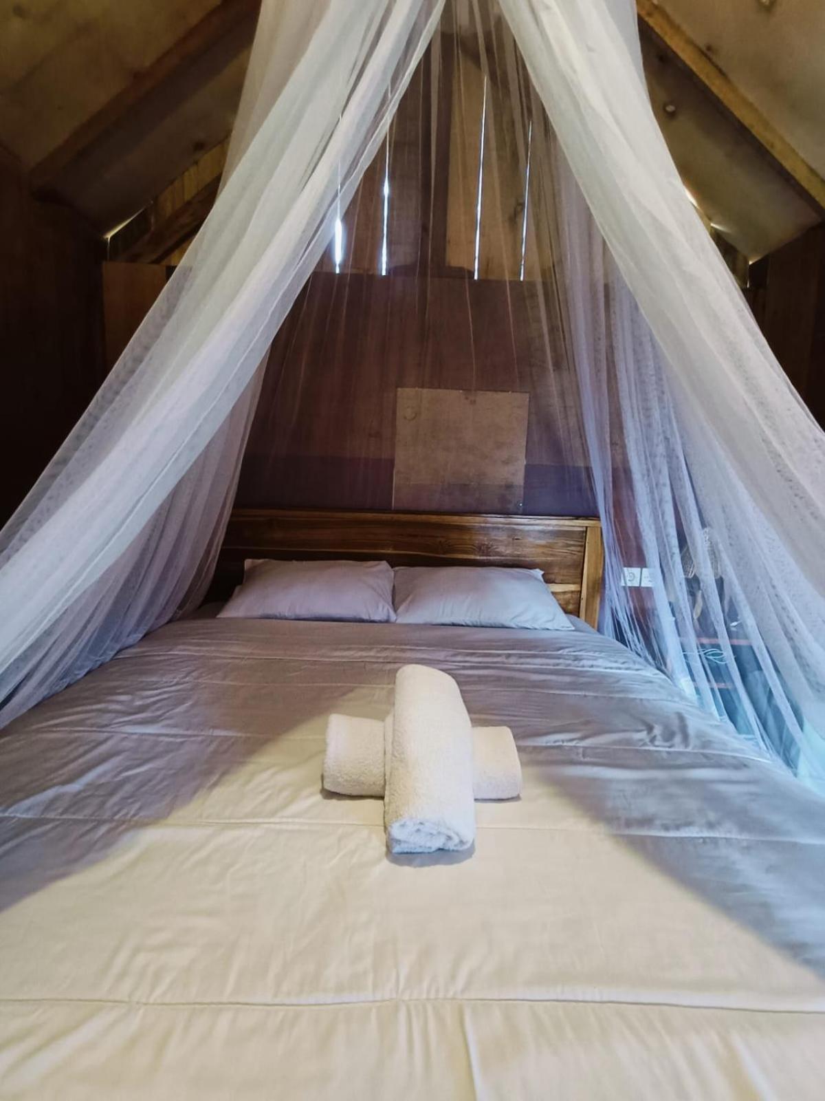 Dewi Rinjani Homestay Tetebatu Rum bild