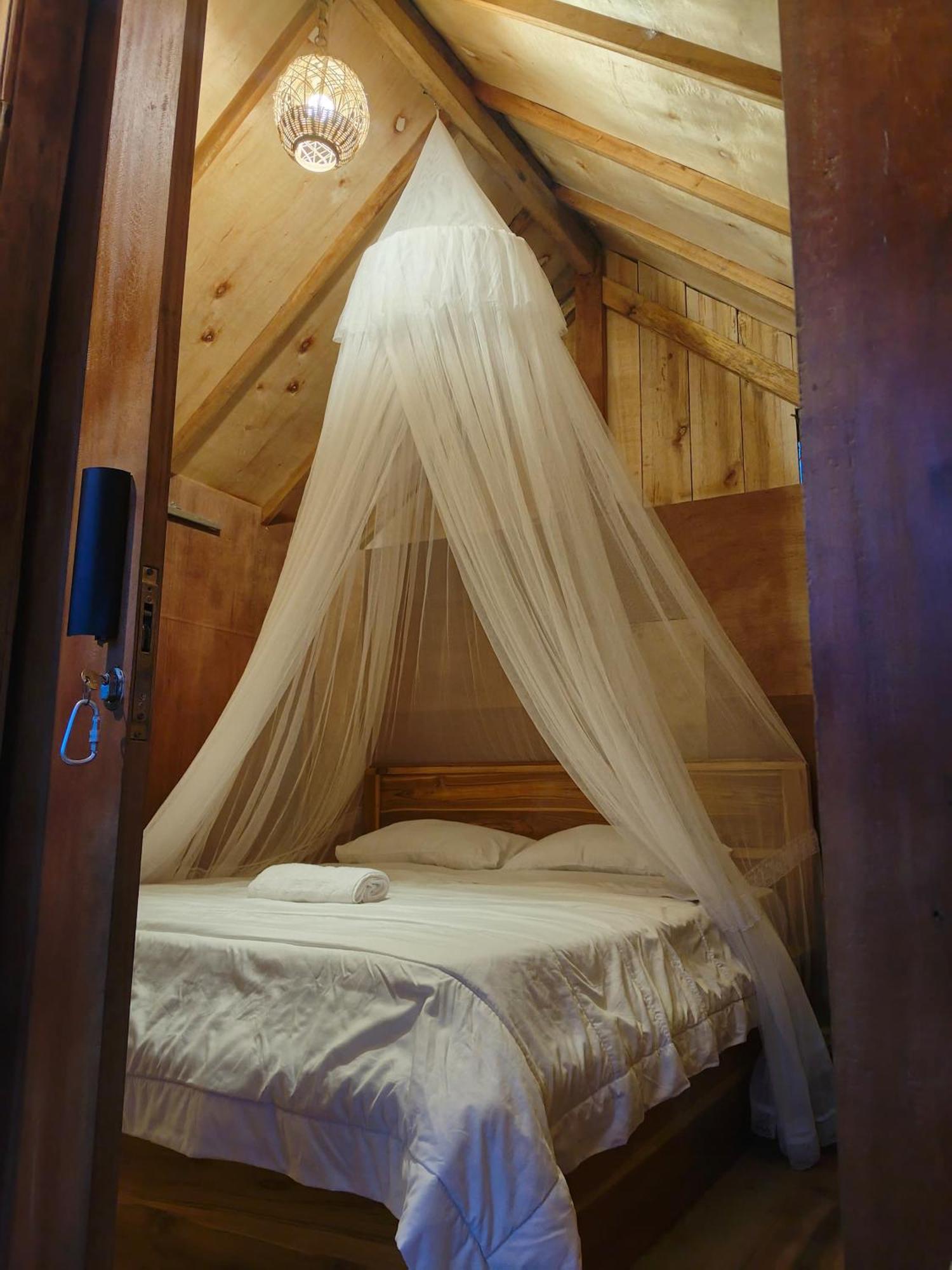 Dewi Rinjani Homestay Tetebatu Rum bild